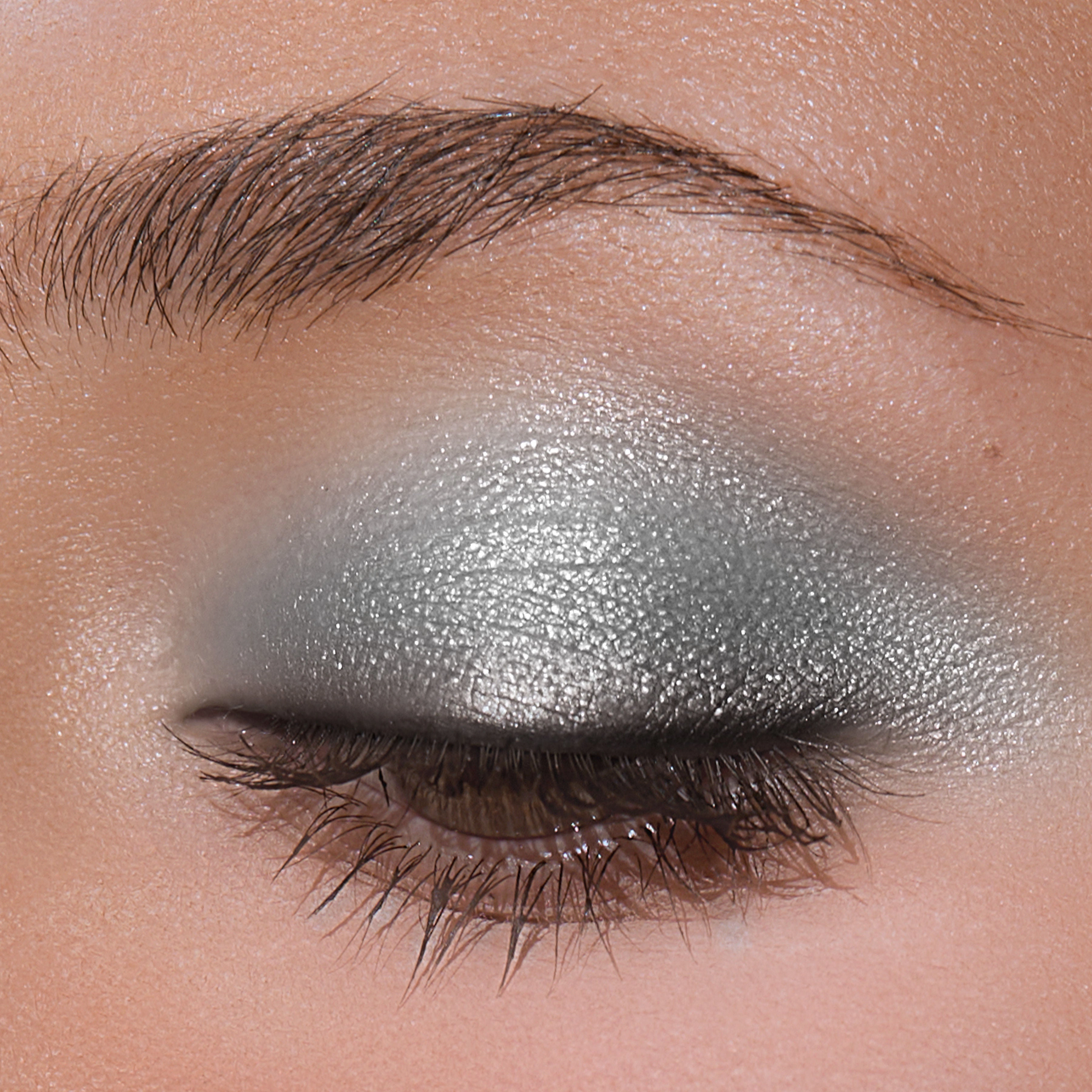 24 Hour Eye Shadow And Liner